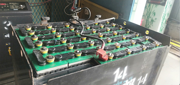【干貨】電動叉車鋰電池怎么存放？